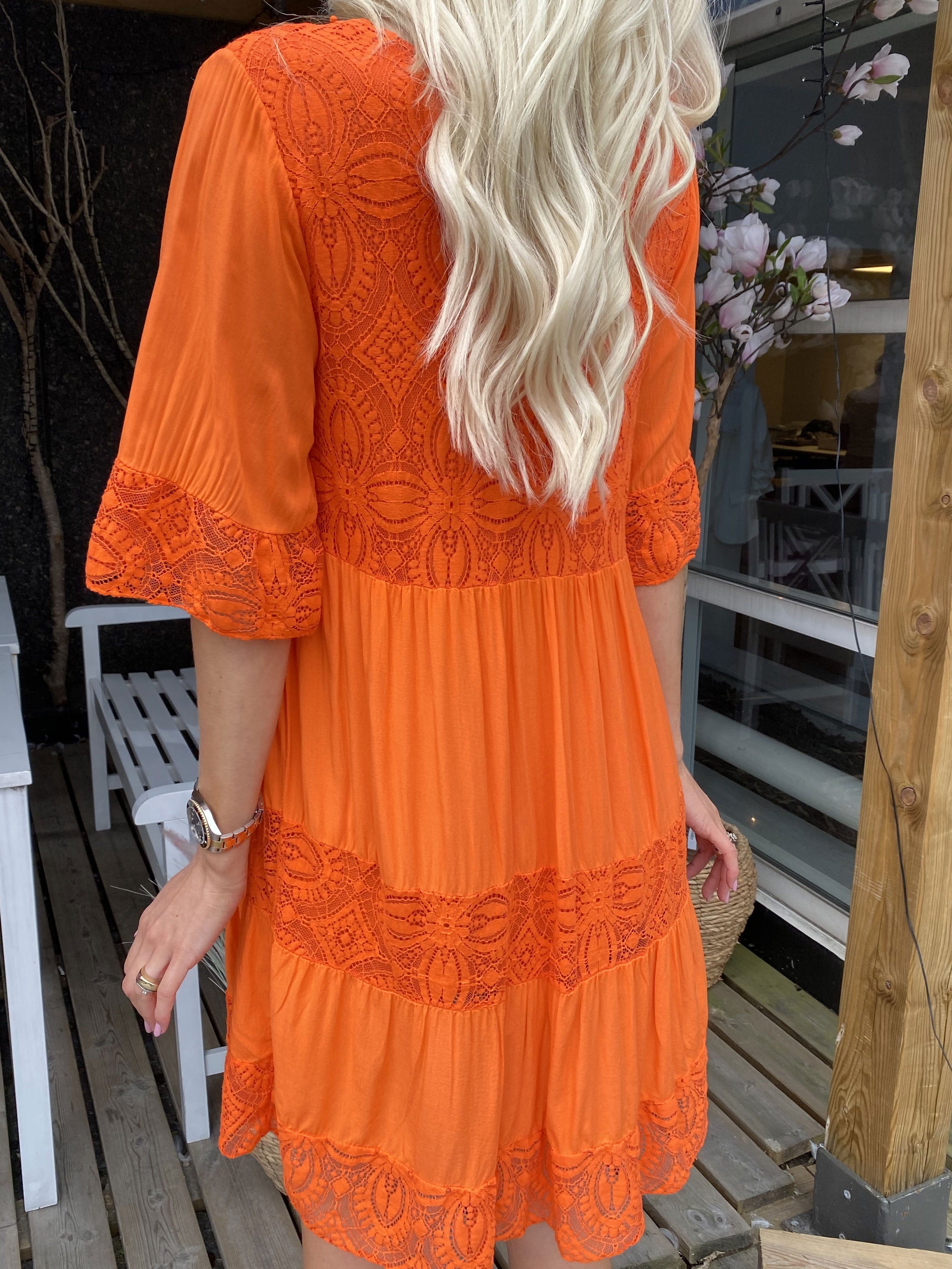 Sasia - Sommerkjole med blonder